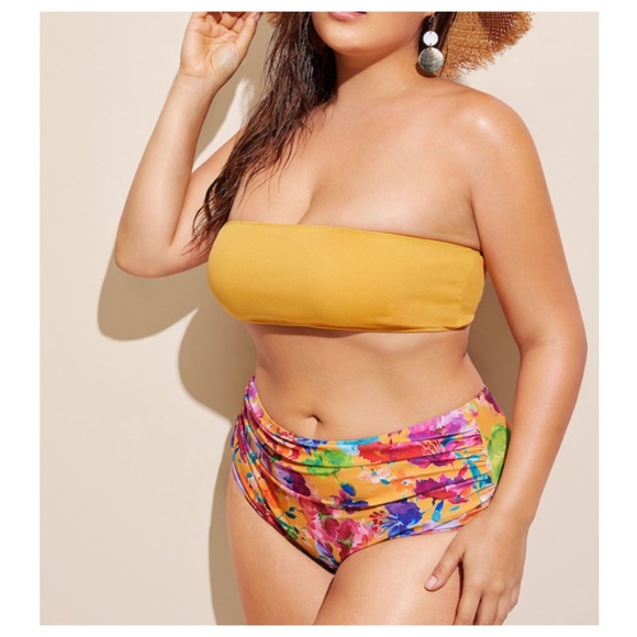 ➕Hi-Waist & Bandeau Bikini - Picture 4 of 5